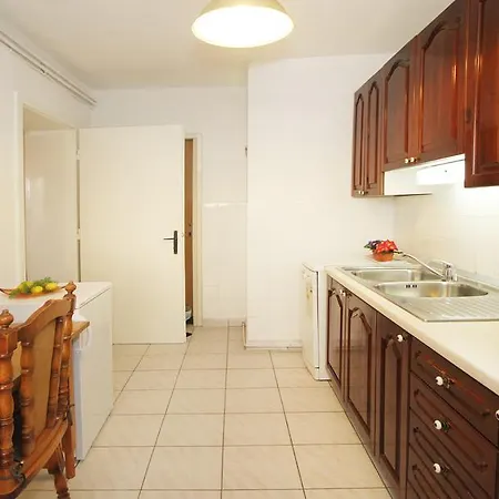 Apartment Nina *