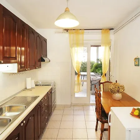 Apartment Nina *