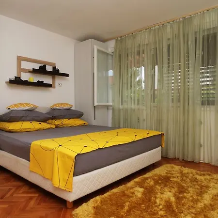 Apartment Nina Makarska