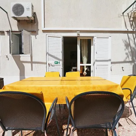 Apartment Nina